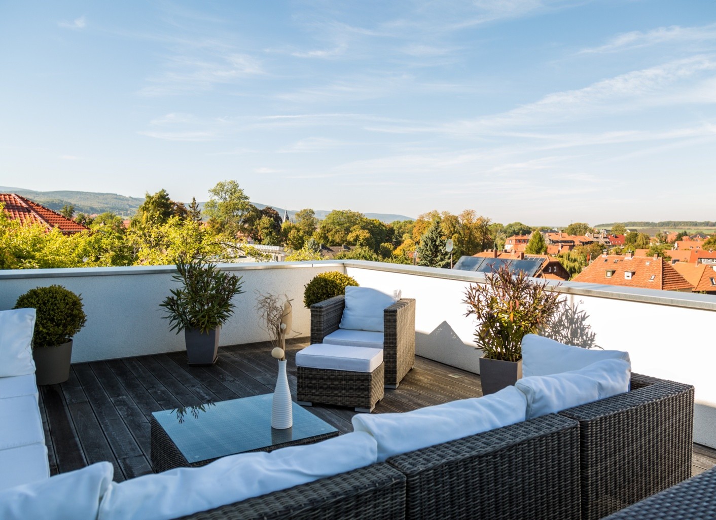 Dachterrasse mit Blick über Wernigerode und den Harz